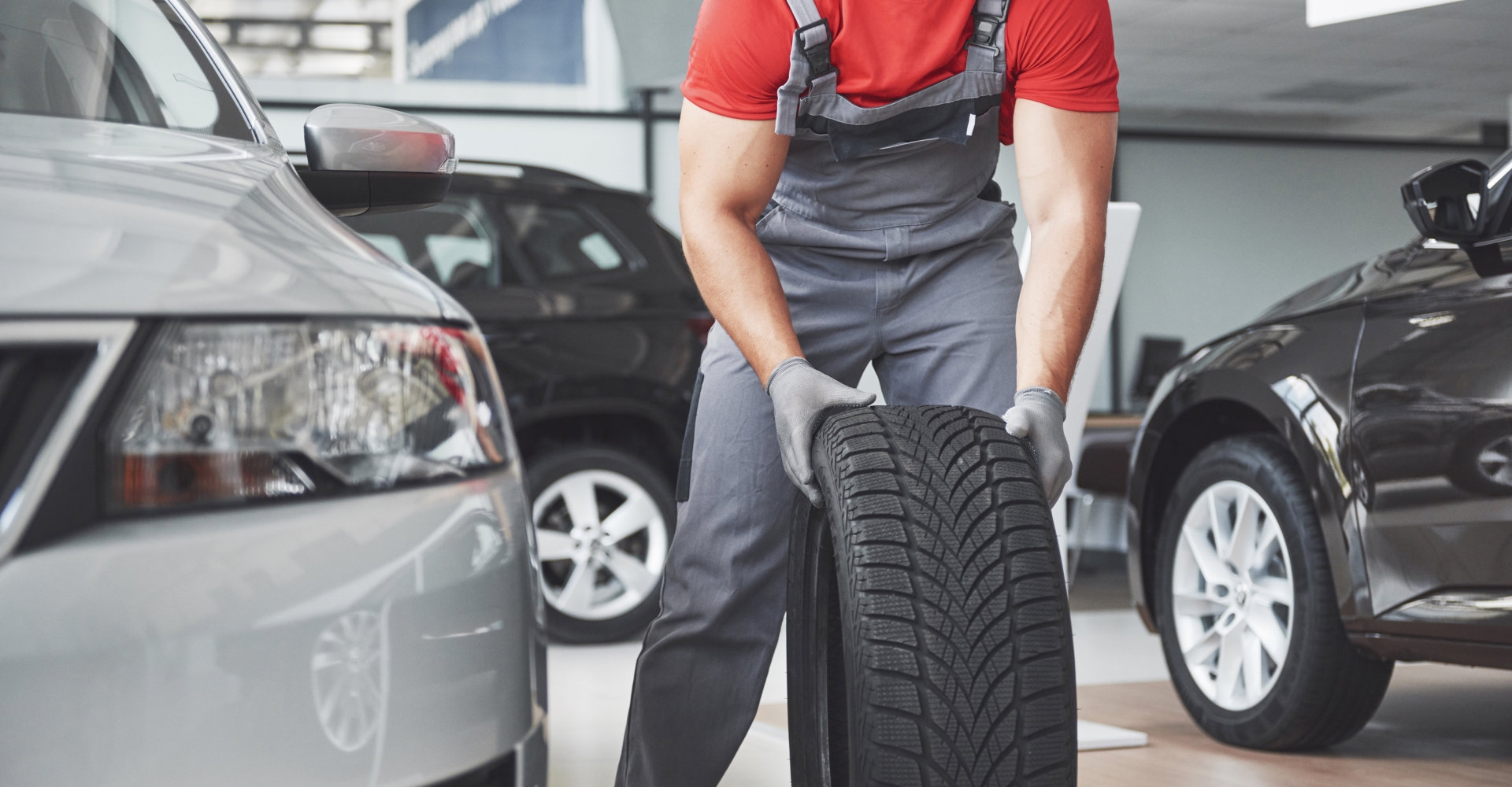 Test: Jezdí motoristé na správných pneu?