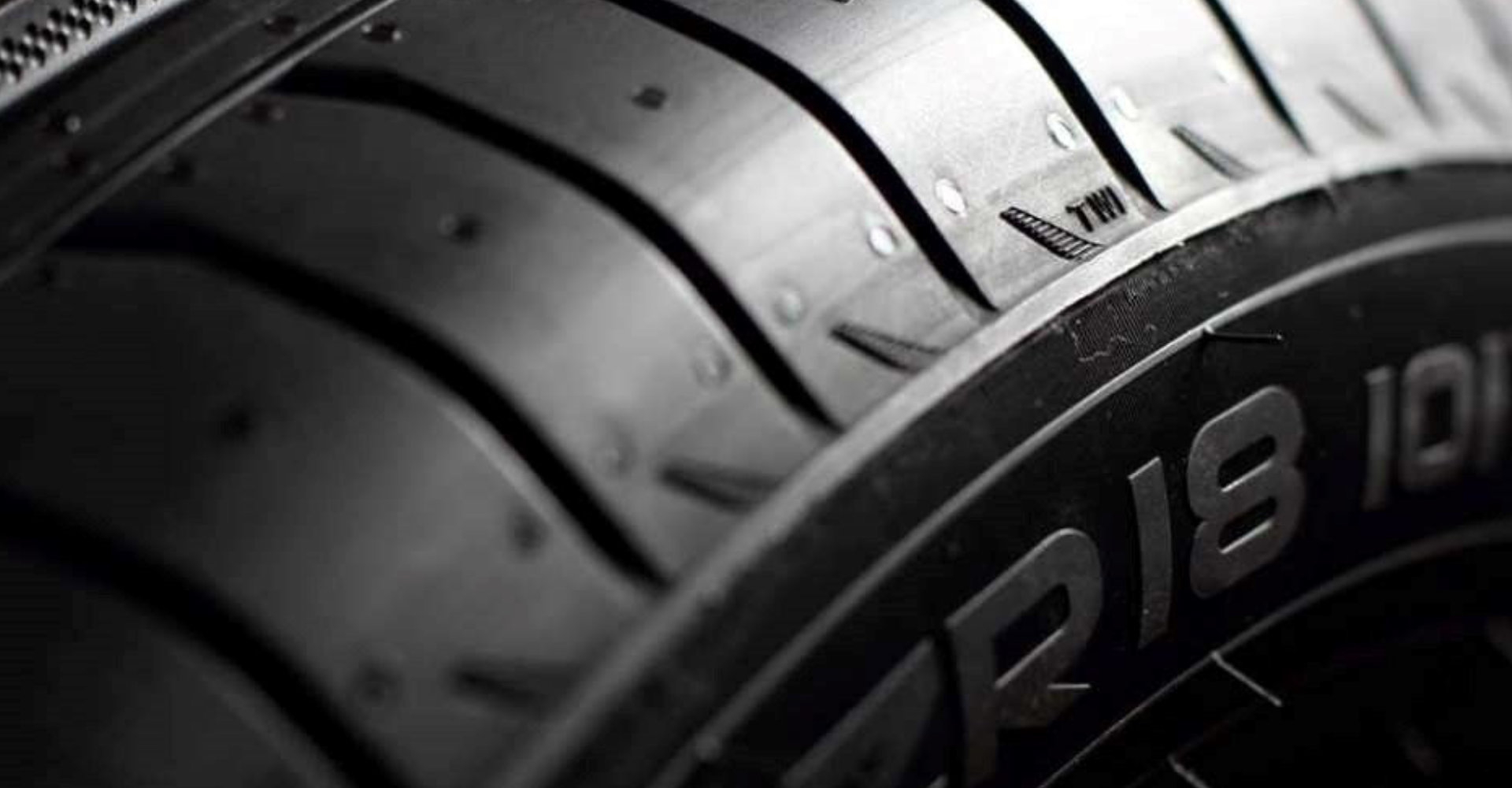 Test ADAC: 16 gum z toho 2 „propadly“