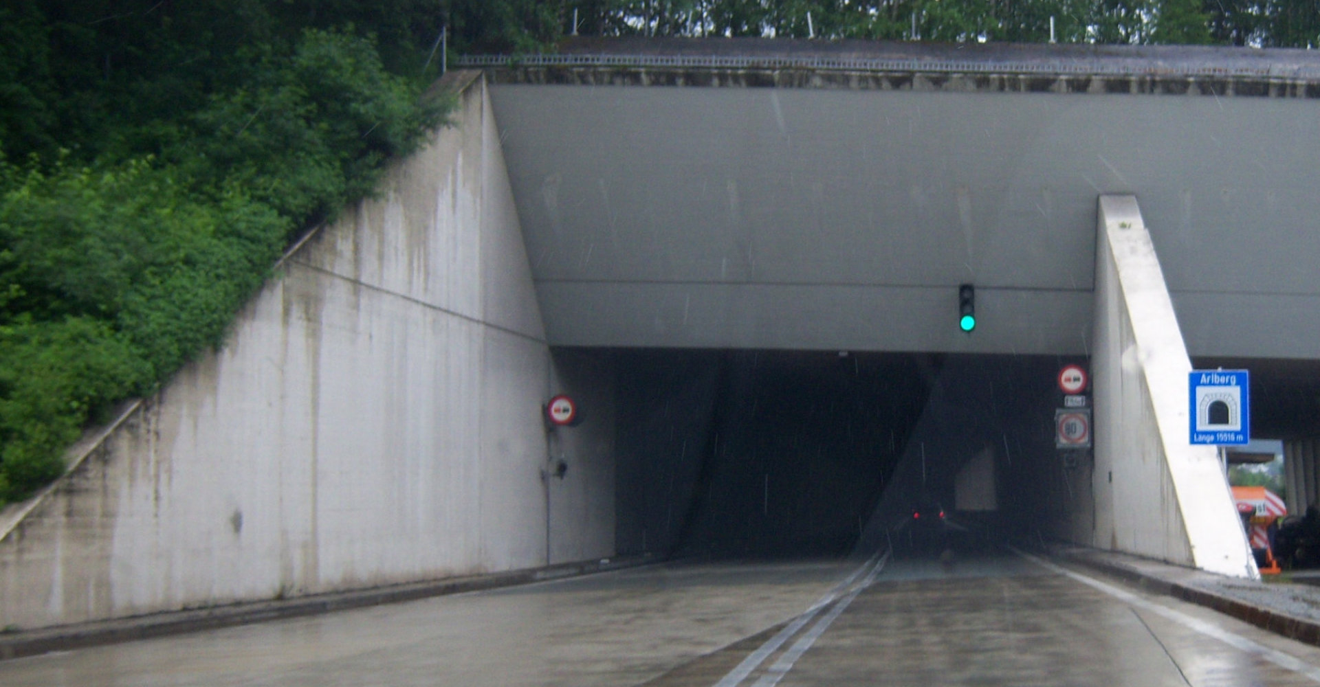 ÚAMK radí: Rakousko: Arlberský tunel uzavřen