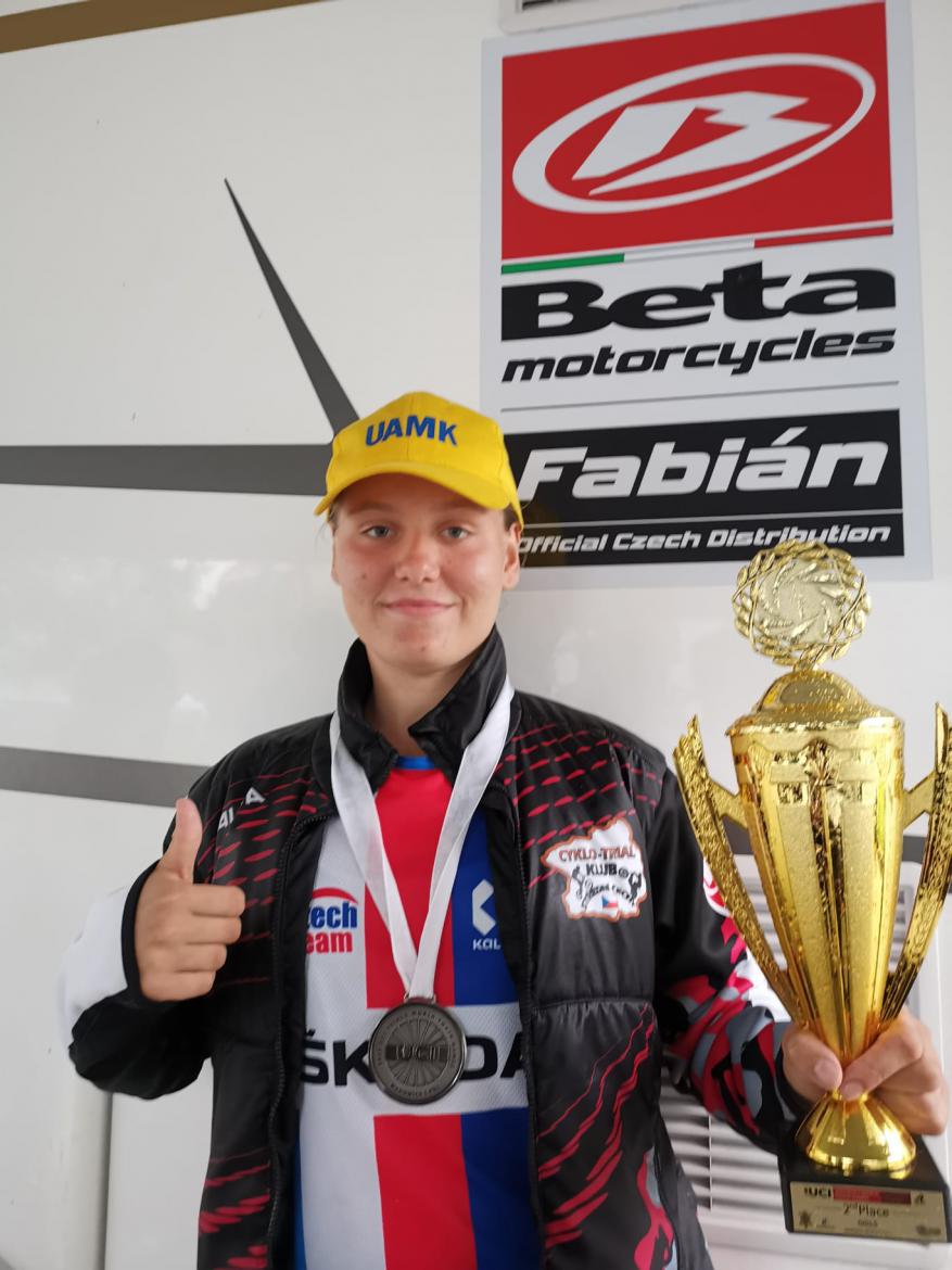  Aspoň jedna bedna za českou reprezentaci.