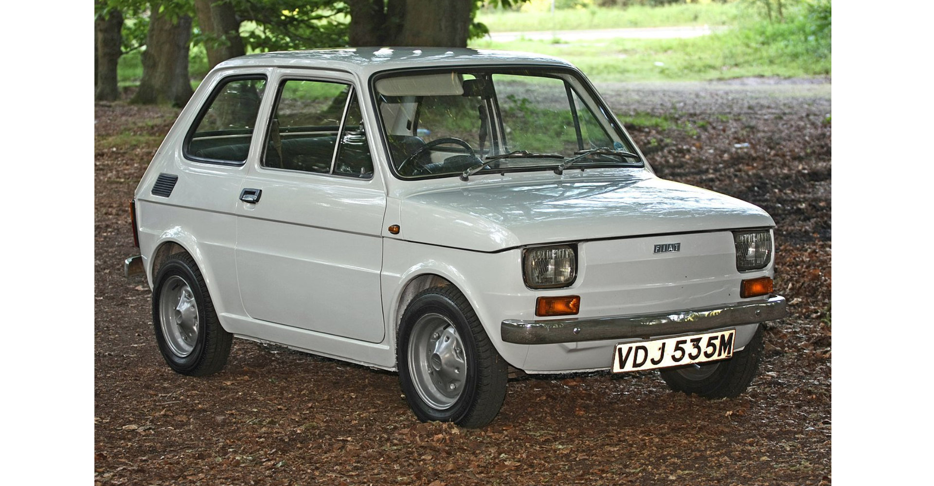 Průvod 32 historických vozů Fiat 126p
